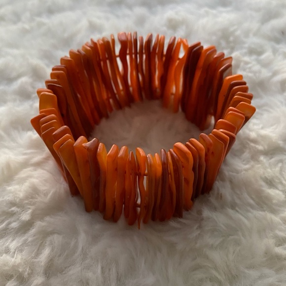 Woman’s Beautiful Deep Shades Of Orange Stretch Bracelet Wrist Cuff NWOT - Picture 5 of 5